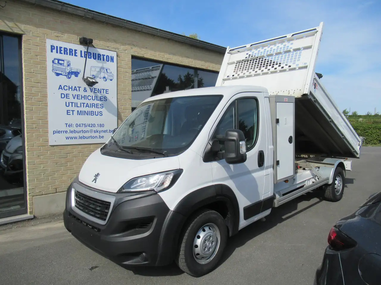 Peugeot Boxer benne basculante 19800€+tva/btw - Tarbesõiduk kallur: pilt 1 Peugeot Boxer benne basculante 19800€+tva/btw - Tarbesõiduk kallur: pilt 1