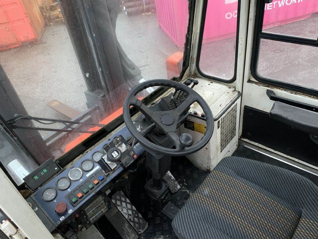 Svetruck 13,6-120-32 - Diiseltõstuk: pilt 3 Svetruck 13,6-120-32 - Diiseltõstuk: pilt 3
