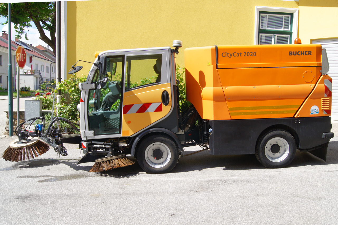 BUCHER BUCHER CityCat 2020 XL/Euro 6/L + R Kehrmaschine/Frontbesen - Tänavapühkimismasin: pilt 3 BUCHER BUCHER CityCat 2020 XL/Euro 6/L + R Kehrmaschine/Frontbesen - Tänavapühkimismasin: pilt 3