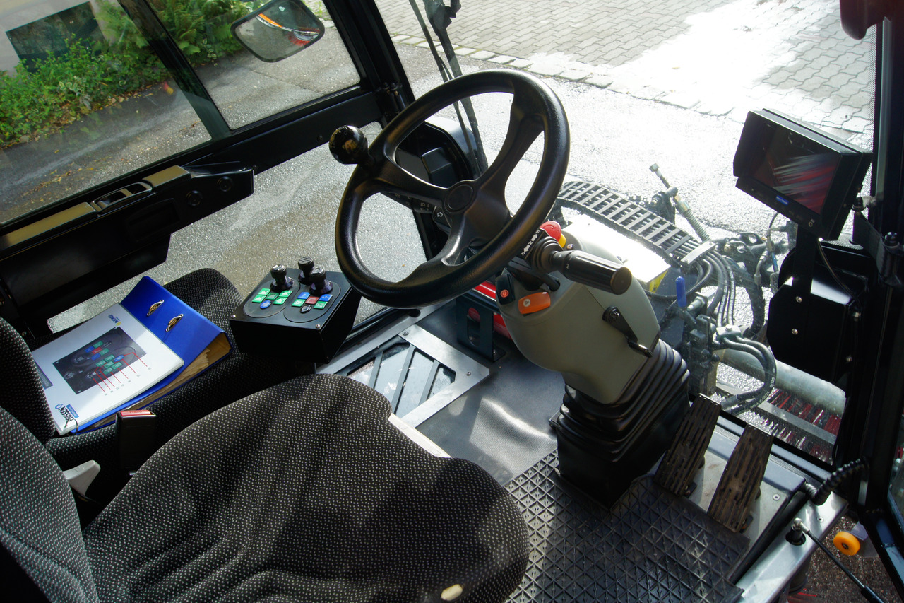 Tänavapühkimismasin MATHIEU Azura Flex MC210 3-rd brush / EURO 6: pilt 9