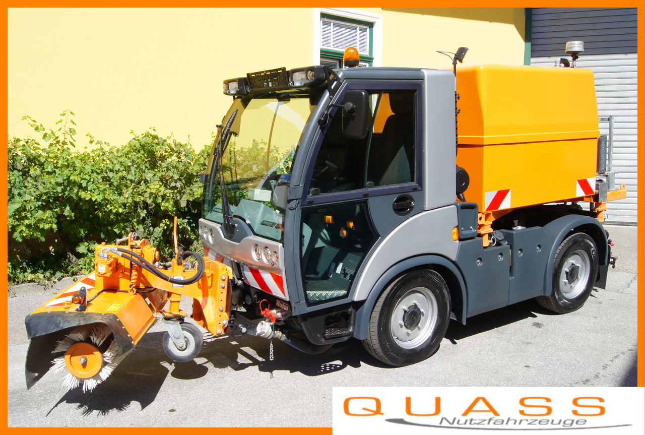 MULTICAR TREMO X56 Carrier CS/4x4/Euro 5/Besen/Wasserfass - Tänavapühkimismasin: pilt 1 MULTICAR TREMO X56 Carrier CS/4x4/Euro 5/Besen/Wasserfass - Tänavapühkimismasin: pilt 1