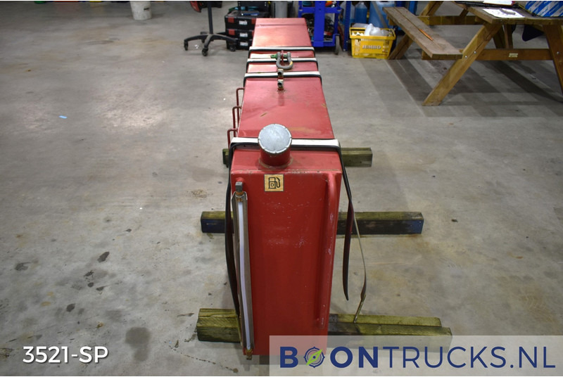 Onbekend HYDRAULIEKTANK | L 30 x W 183 x H 77 cm * ca 400 L - Hüdrauliline paak: pilt 3 Onbekend HYDRAULIEKTANK | L 30 x W 183 x H 77 cm * ca 400 L - Hüdrauliline paak: pilt 3
