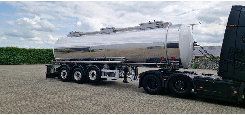 Magyar 32000 liter levensmiddelen tankoplegger NEW/NIEUW/NEU - Tsistern poolhaagis: pilt 4 Magyar 32000 liter levensmiddelen tankoplegger NEW/NIEUW/NEU - Tsistern poolhaagis: pilt 4