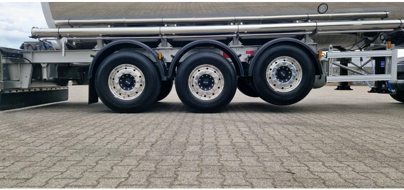 Magyar 32000 liter levensmiddelen tankoplegger NEW/NIEUW/NEU - Tsistern poolhaagis: pilt 5 Magyar 32000 liter levensmiddelen tankoplegger NEW/NIEUW/NEU - Tsistern poolhaagis: pilt 5