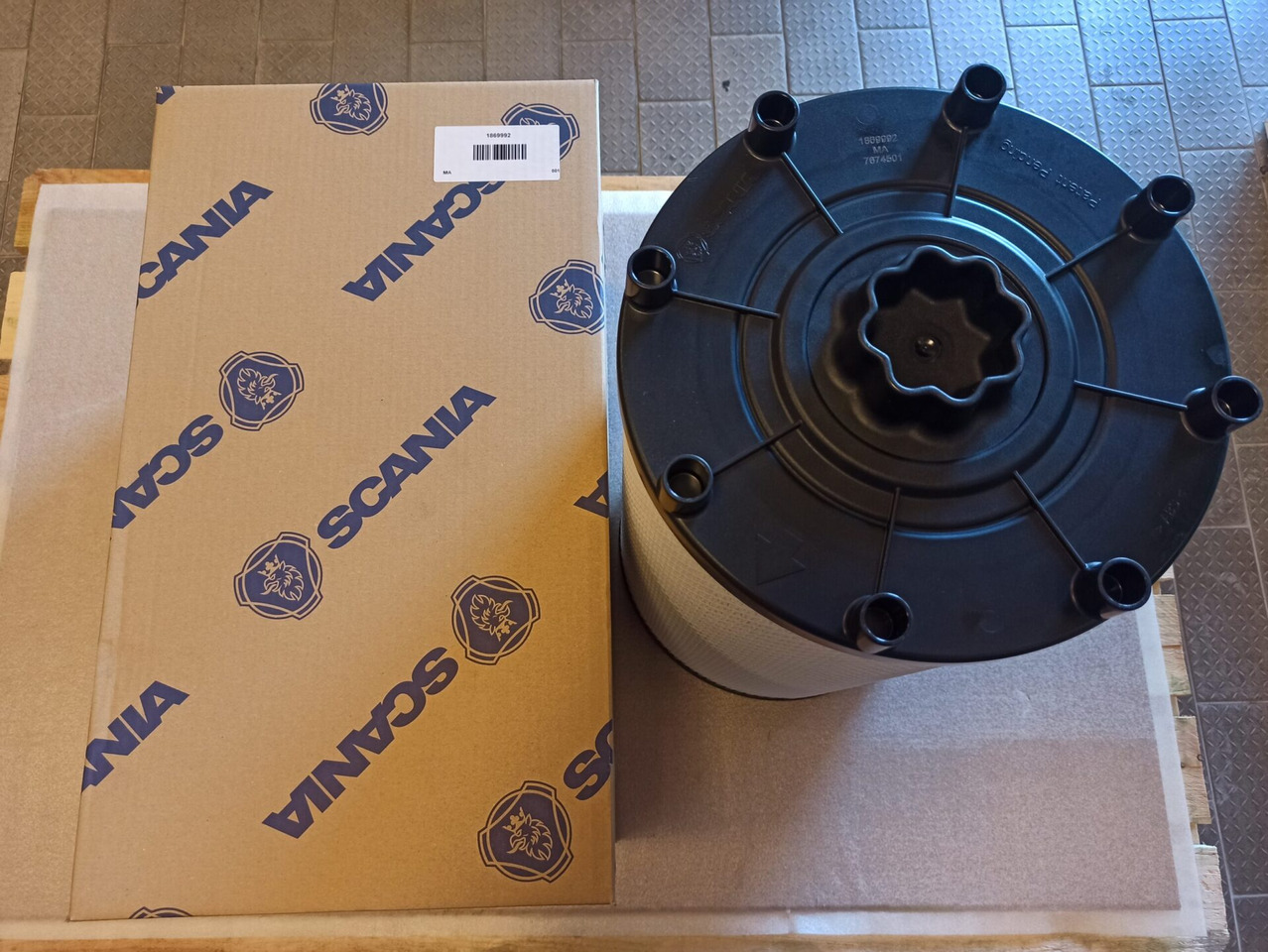 SCANIA AIR FILTER 1869992 - Õhufilter - Veoauto: pilt 1 SCANIA AIR FILTER 1869992 - Õhufilter - Veoauto: pilt 1