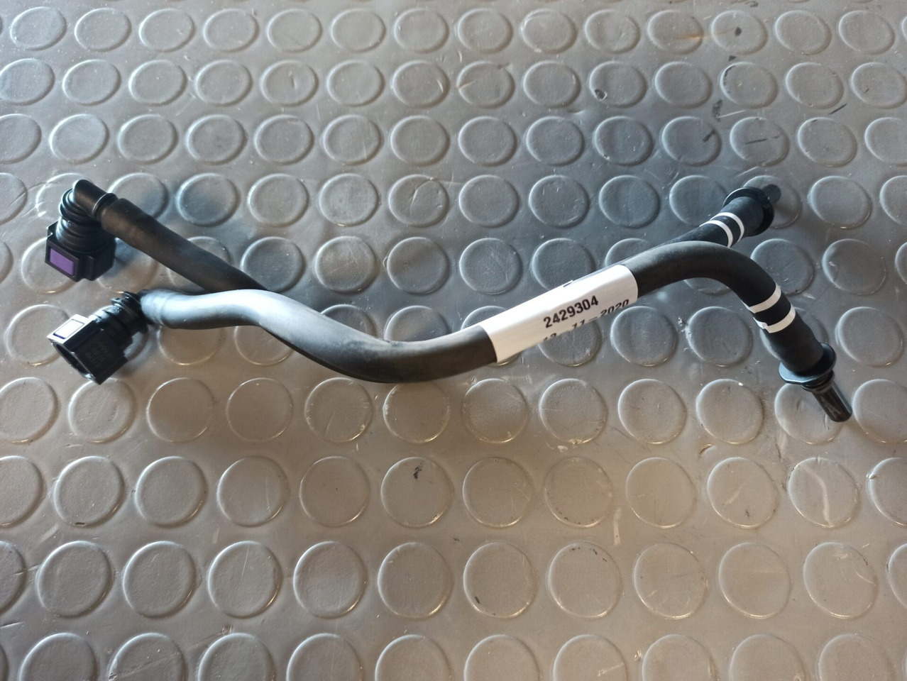 SCANIA BLEED PIPE 2429304 - Mootor ja varuosad - Veoauto: pilt 1 SCANIA BLEED PIPE 2429304 - Mootor ja varuosad - Veoauto: pilt 1