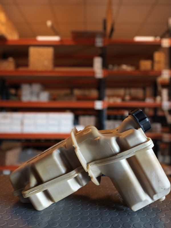 SCANIA EXPANSION TANK - 2401669 - Paisupaak - Veoauto: pilt 1 SCANIA EXPANSION TANK - 2401669 - Paisupaak - Veoauto: pilt 1