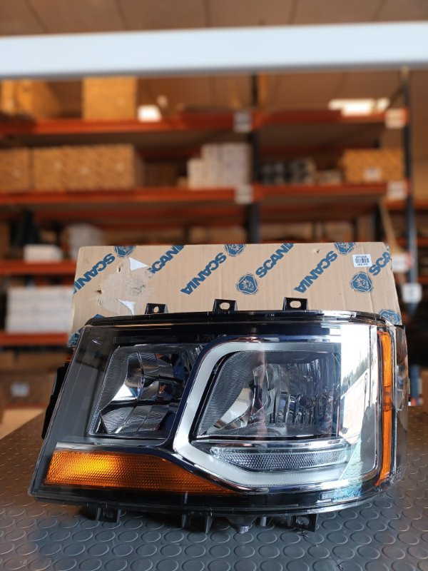 SCANIA HEADLAMP - 2674384 - Esituled - Veoauto: pilt 1 SCANIA HEADLAMP - 2674384 - Esituled - Veoauto: pilt 1