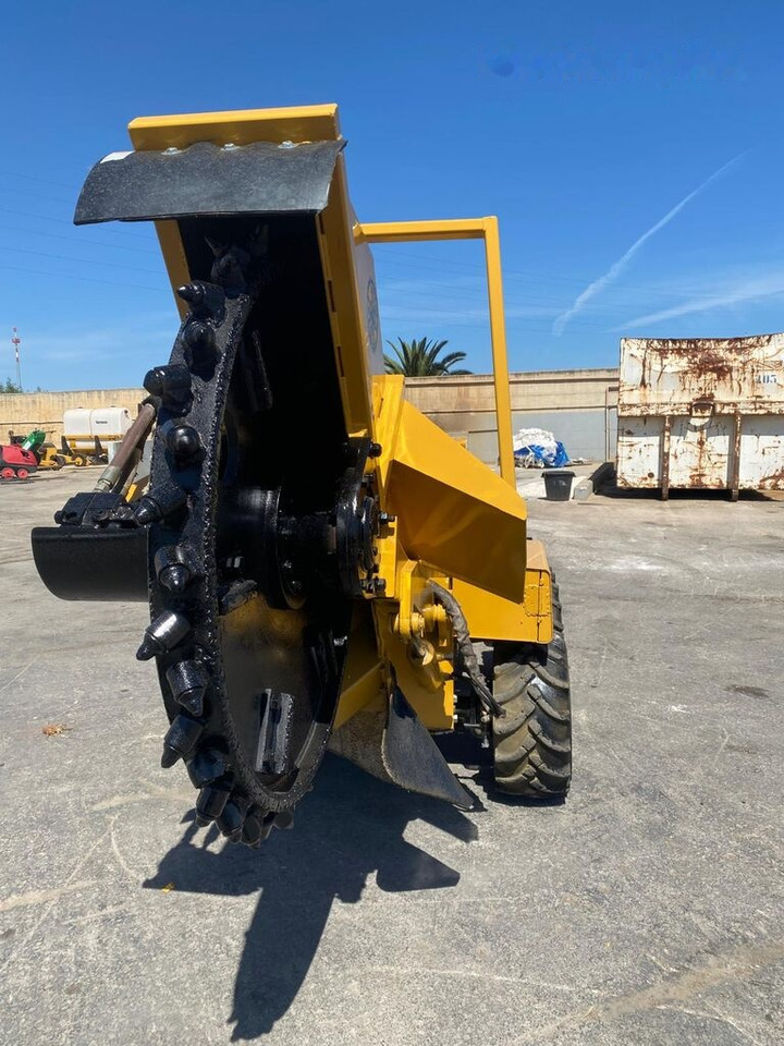 Vermeer RT450 - Kraavikaevamismasin: pilt 2 Vermeer RT450 - Kraavikaevamismasin: pilt 2