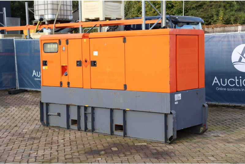 Atlas-Copco QAS150 - Generaatorikomplekt: pilt 4 Atlas-Copco QAS150 - Generaatorikomplekt: pilt 4