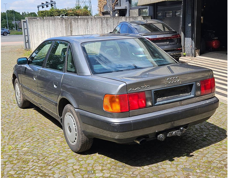 Audi 100 2.4D - Sedaan: pilt 4 Audi 100 2.4D - Sedaan: pilt 4