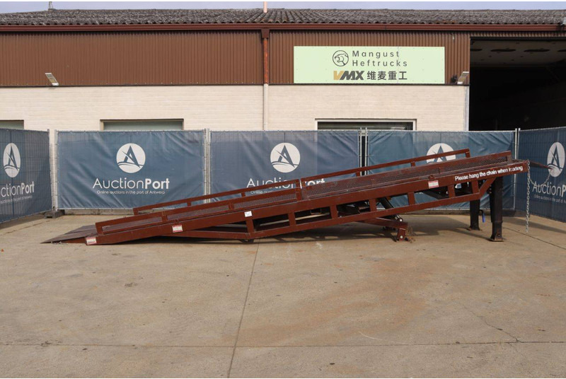Containerramps Mangust LR12T - Platvormhaagis/ Madelhaagis: pilt 2 Containerramps Mangust LR12T - Platvormhaagis/ Madelhaagis: pilt 2
