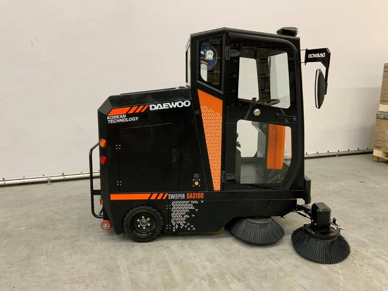 Daewoo DAS100 - Tänavapühkimismasin: pilt 3 Daewoo DAS100 - Tänavapühkimismasin: pilt 3
