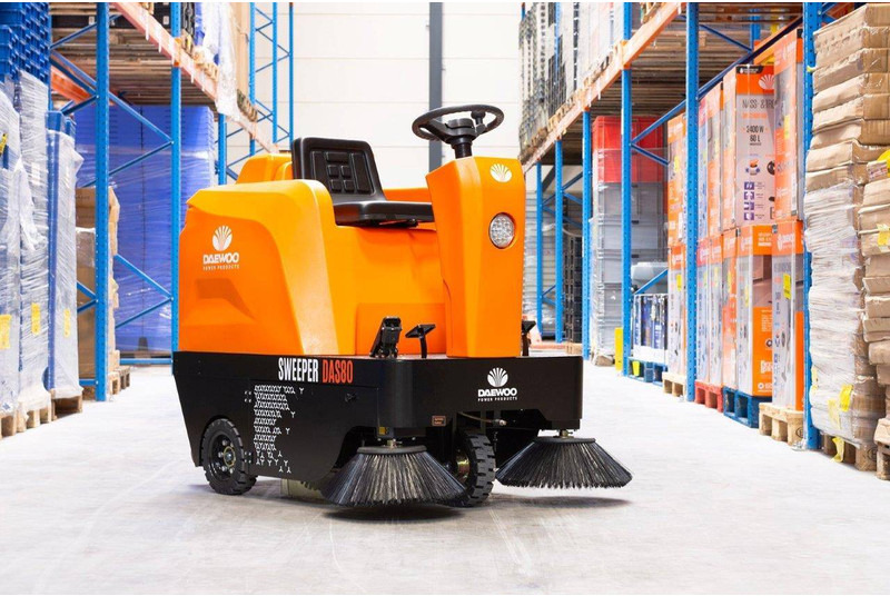 Daewoo DAS80 Zit - Tänavapühkimismasin: pilt 2 Daewoo DAS80 Zit - Tänavapühkimismasin: pilt 2