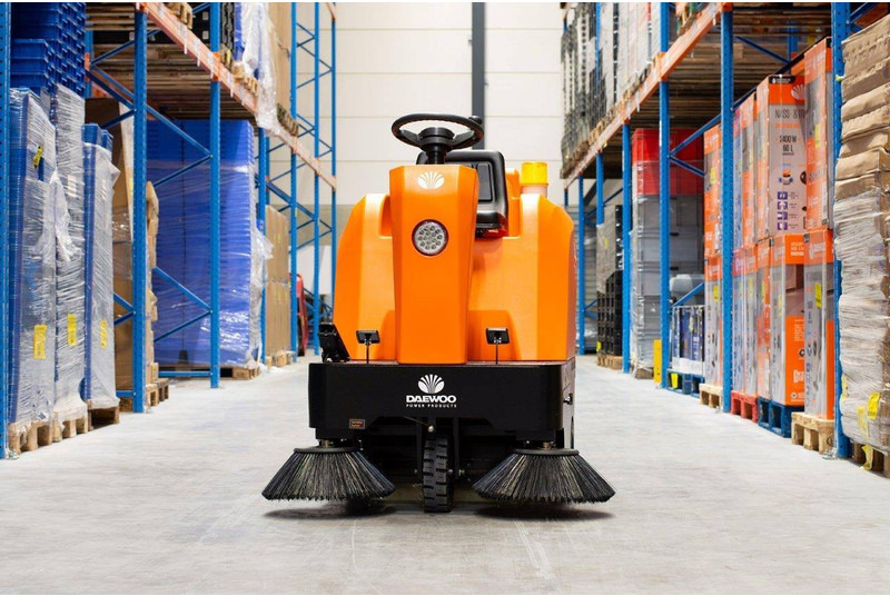 Daewoo DAS80 Zit - Tänavapühkimismasin: pilt 3 Daewoo DAS80 Zit - Tänavapühkimismasin: pilt 3