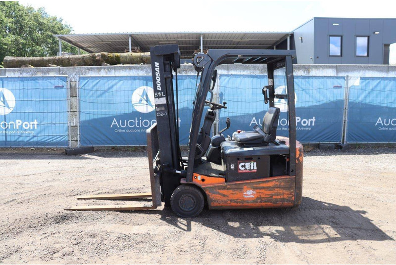 Doosan B15T-5 - Elektritõstuk: pilt 2 Doosan B15T-5 - Elektritõstuk: pilt 2