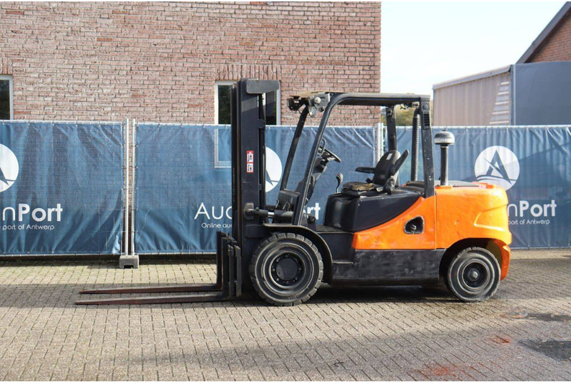 Doosan D45SC-5 - Diiseltõstuk: pilt 1 Doosan D45SC-5 - Diiseltõstuk: pilt 1