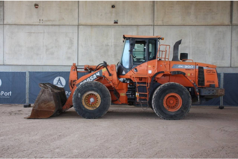 Doosan DL300 Series III - Rataslaadur: pilt 2 Doosan DL300 Series III - Rataslaadur: pilt 2