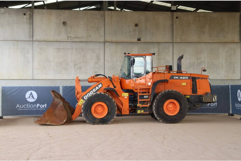 Doosan DL420 - Rataslaadur: pilt 1 Doosan DL420 - Rataslaadur: pilt 1