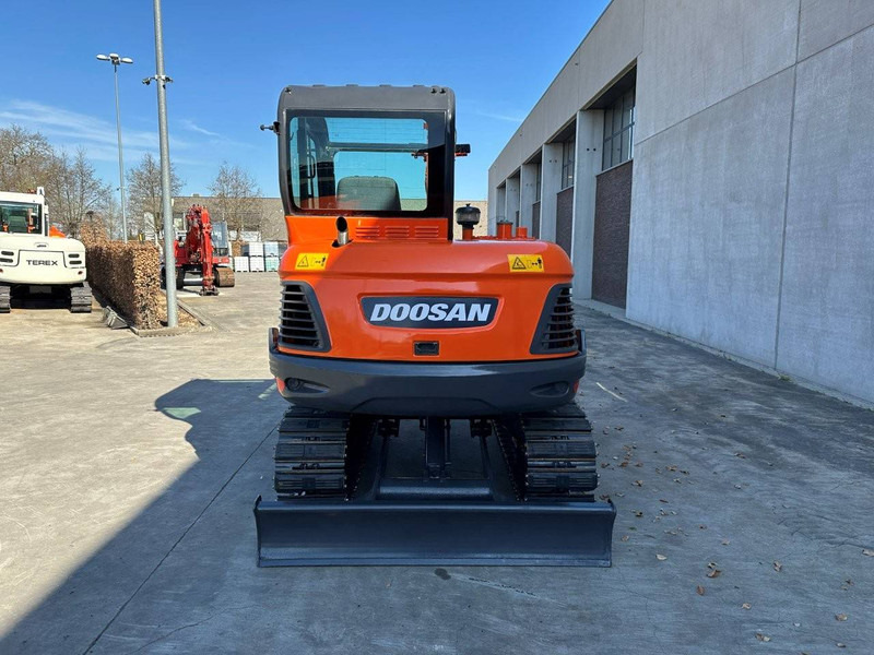 Doosan DX55-9C - Lintekskavaator: pilt 5 Doosan DX55-9C - Lintekskavaator: pilt 5