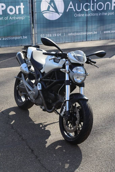 Mootorratas Ducati MONSTER 696: pilt 7 Mootorratas Ducati MONSTER 696: pilt 7