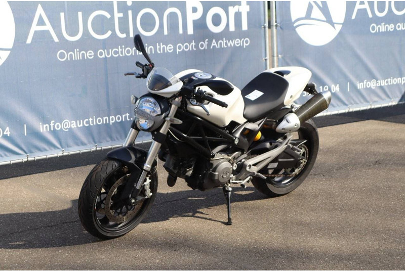 Mootorratas Ducati MONSTER 696: pilt 9 Mootorratas Ducati MONSTER 696: pilt 9