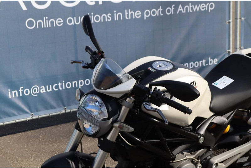 Mootorratas Ducati MONSTER 696: pilt 10 Mootorratas Ducati MONSTER 696: pilt 10