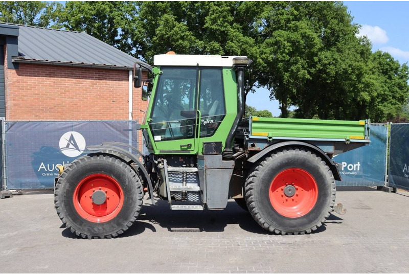 Fendt 520 - Traktor: pilt 2 Fendt 520 - Traktor: pilt 2