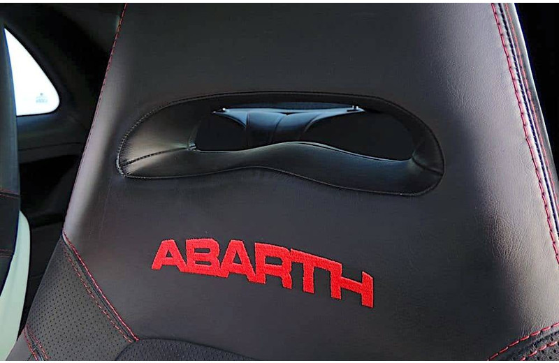 Fiat 500 Abarth Tributo Ferrari (limited 142/200) - Sedaan: pilt 5 Fiat 500 Abarth Tributo Ferrari (limited 142/200) - Sedaan: pilt 5