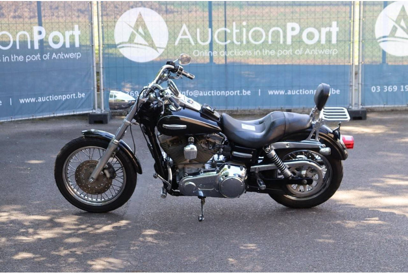 Harley-Davidson Dyna Super Glide - Mootorratas: pilt 2 Harley-Davidson Dyna Super Glide - Mootorratas: pilt 2