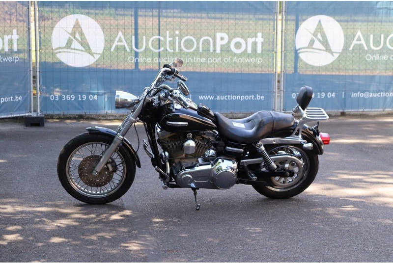 Harley-Davidson Dyna Super Glide - Mootorratas: pilt 1 Harley-Davidson Dyna Super Glide - Mootorratas: pilt 1