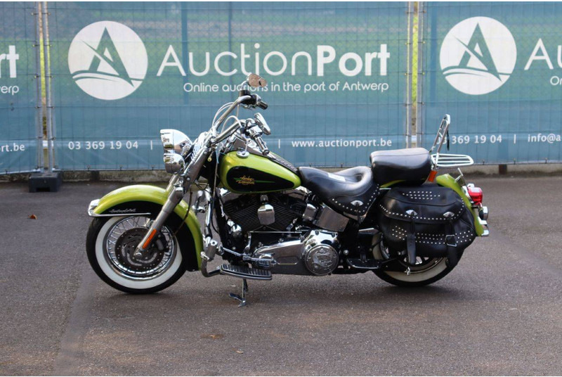 Harley-Davidson Heritage Softail Classic - Mootorratas: pilt 1 Harley-Davidson Heritage Softail Classic - Mootorratas: pilt 1