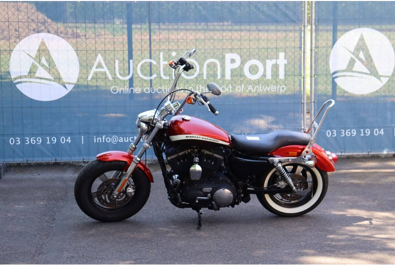 Harley-Davidson Sporster XL1200 Custom - Mootorratas: pilt 1 Harley-Davidson Sporster XL1200 Custom - Mootorratas: pilt 1