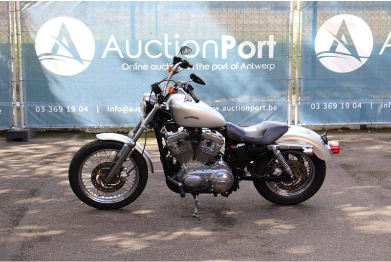 Harley-Davidson Sportster XL 883 Roadster - Mootorratas: pilt 1 Harley-Davidson Sportster XL 883 Roadster - Mootorratas: pilt 1