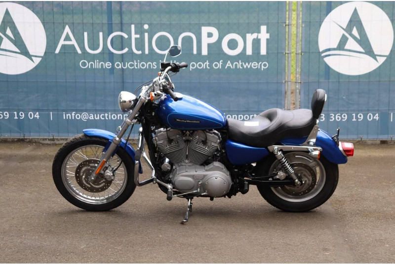 Harley-Davidson Sportster XL883 - Mootorratas: pilt 2 Harley-Davidson Sportster XL883 - Mootorratas: pilt 2