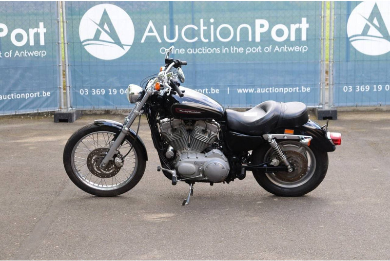 Harley-Davidson Sportster XL883 - Mootorratas: pilt 2 Harley-Davidson Sportster XL883 - Mootorratas: pilt 2