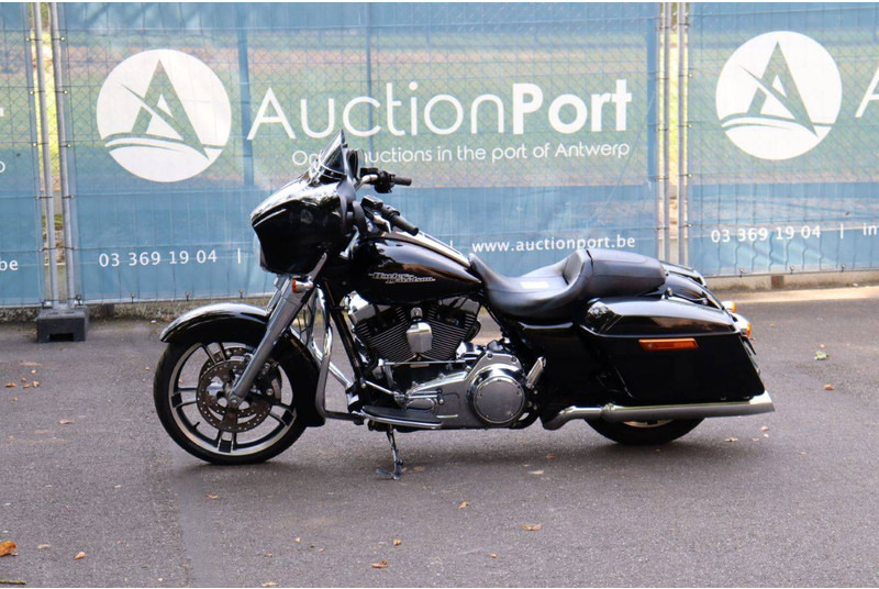Harley-Davidson Street Glide - Mootorratas: pilt 1 Harley-Davidson Street Glide - Mootorratas: pilt 1