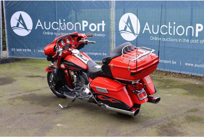 Harley-Davidson Ultra Classic CVO - Mootorratas: pilt 4 Harley-Davidson Ultra Classic CVO - Mootorratas: pilt 4