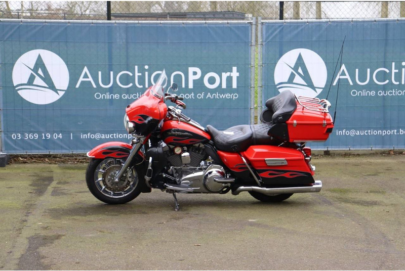 Harley-Davidson Ultra Glide CVO - Mootorratas: pilt 1 Harley-Davidson Ultra Glide CVO - Mootorratas: pilt 1