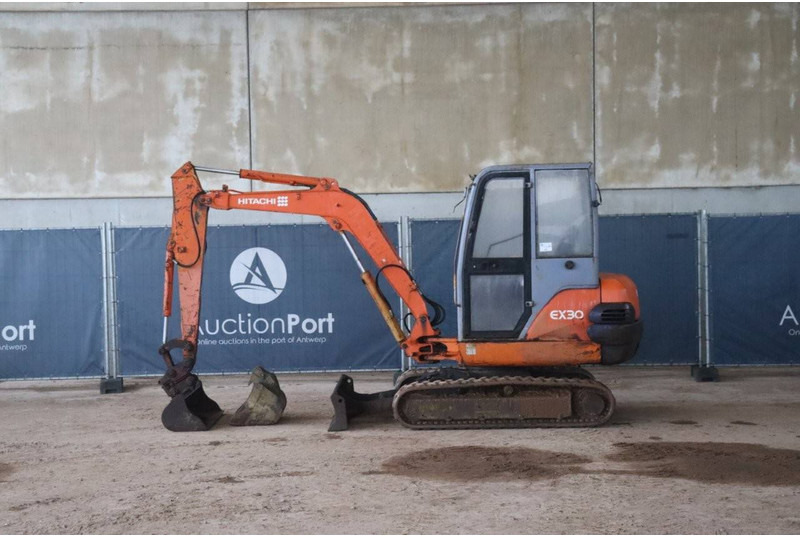 Hitachi EX30-2 - Lintekskavaator: pilt 2 Hitachi EX30-2 - Lintekskavaator: pilt 2