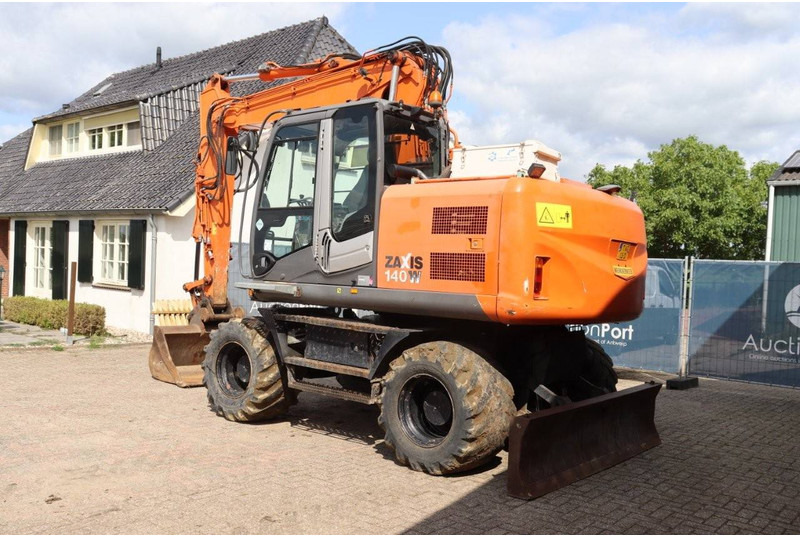 Hitachi ZX140W-3 - Ratastel ekskavaator: pilt 4 Hitachi ZX140W-3 - Ratastel ekskavaator: pilt 4