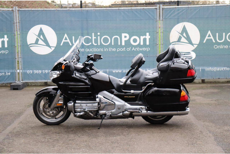 Honda GL1800 - Mootorratas: pilt 2 Honda GL1800 - Mootorratas: pilt 2