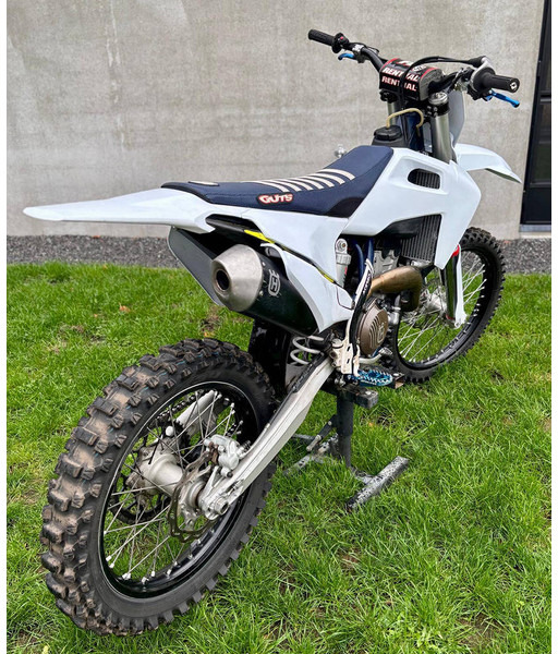 Husqvarna 250 F - Mootorratas: pilt 3 Husqvarna 250 F - Mootorratas: pilt 3