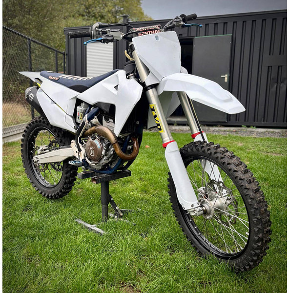 Husqvarna 250 F - Mootorratas: pilt 4 Husqvarna 250 F - Mootorratas: pilt 4
