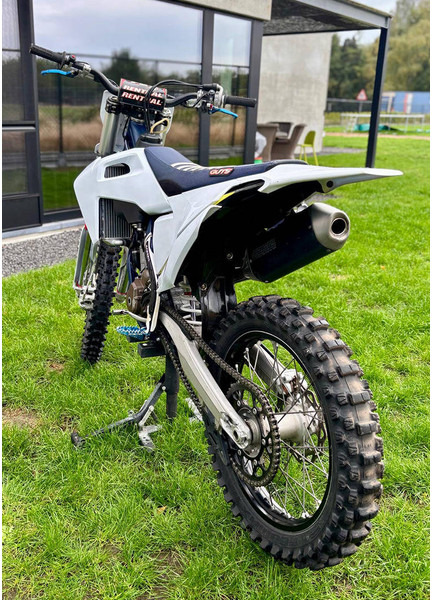 Husqvarna 250 F - Mootorratas: pilt 2 Husqvarna 250 F - Mootorratas: pilt 2