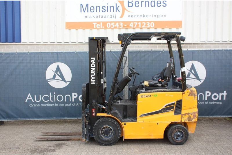 Hyundai 15B-9 - Elektritõstuk: pilt 2 Hyundai 15B-9 - Elektritõstuk: pilt 2