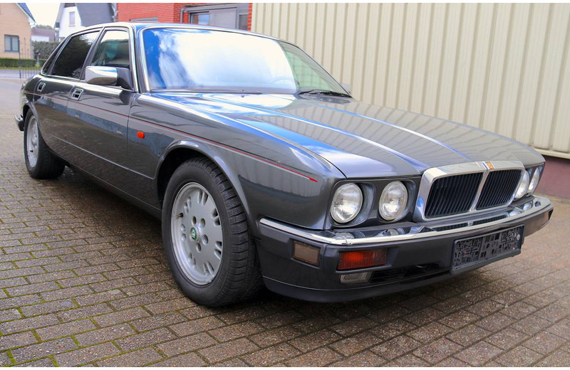 Jaguar XJ-12 - Sedaan: pilt 3 Jaguar XJ-12 - Sedaan: pilt 3