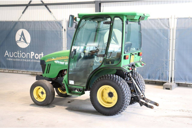 John Deere 2320 - Traktor: pilt 3 John Deere 2320 - Traktor: pilt 3