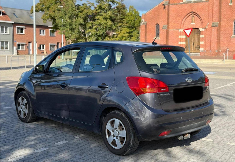 Kia Venga (I) 1.4 CVVT - Sedaan: pilt 2 Kia Venga (I) 1.4 CVVT - Sedaan: pilt 2