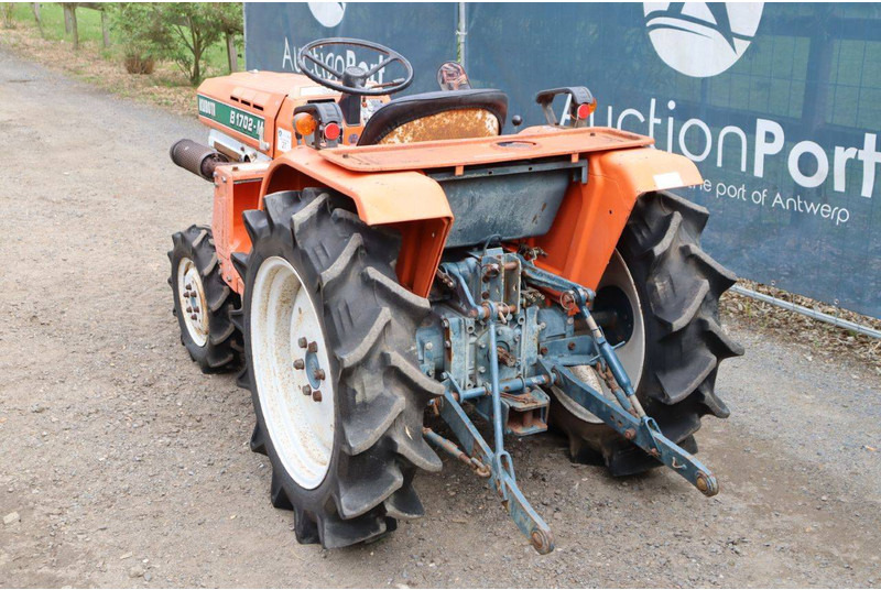 Kubota B1702-M - Traktor: pilt 4 Kubota B1702-M - Traktor: pilt 4
